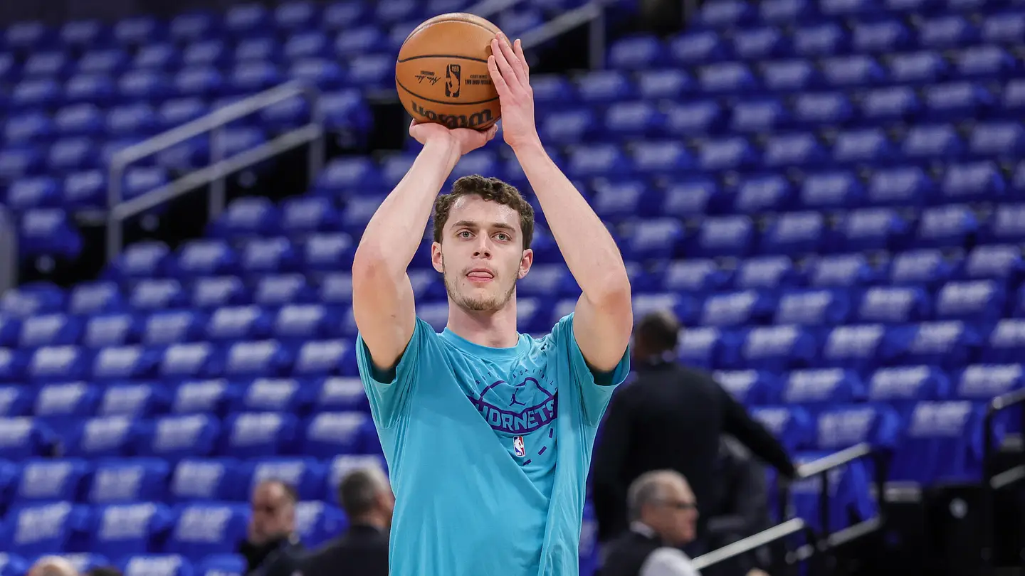 Create a 10-word scroll-stopping headline for: One surprising flaw is holding Ryan Kalkbrenner back on the Hornets | Vibe NC