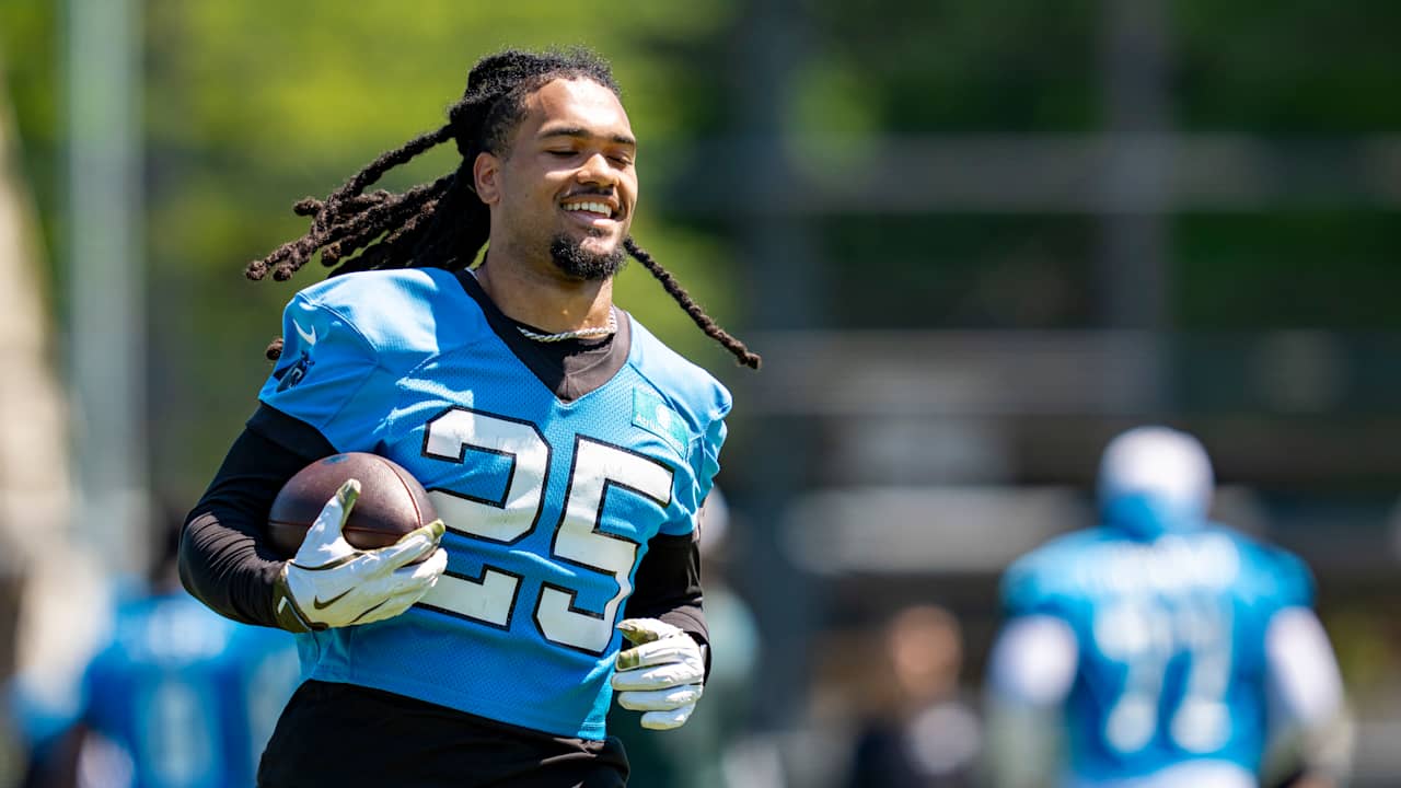 Create a 10-word scroll-stopping headline for: Three takeaways from coordinators, including Jonathon Brooks' early work, and more | Vibe NC