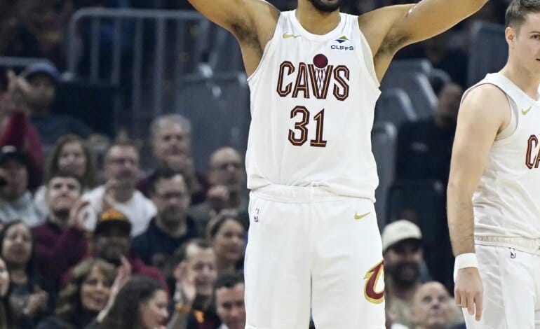 Create a 10-word scroll-stopping headline for: This bold Hornets trade target makes too much sense to ignore | Vibe NC