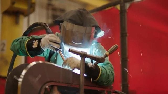 Here are a few 10-word scroll-stopping headlines:

NC: Top Economy, Yet Slips to #2 Best for Business.
Shock! NC’s #1 Economy… Still Only #2 Best Business State.
NC Has #1 Economy. Missed #1 Overall Best Business State.
NC’s #1 Economy: Why Only #2 Best State for Business?
Top Economy, But NC Drops to #2 Best for Business.
 | Vibe NC